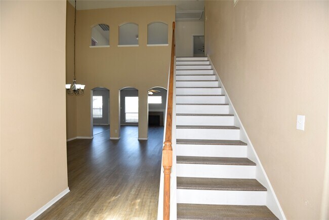 Photo - 9907 Up Country Ln