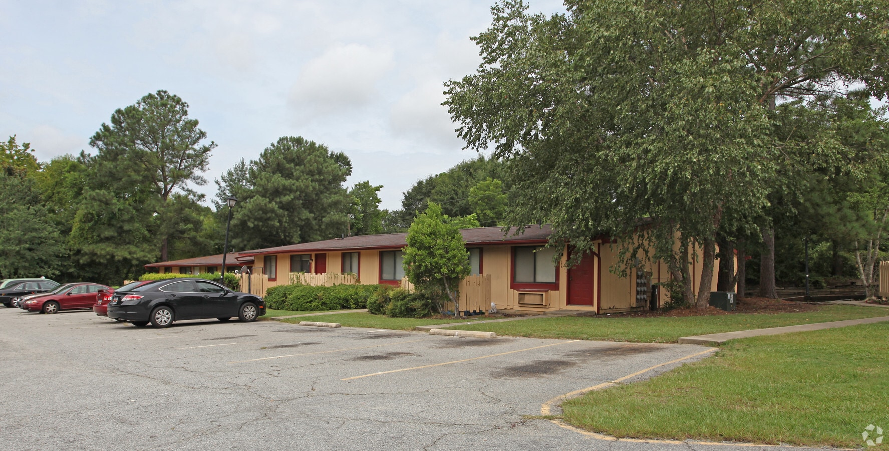 Trenton Court - Trenton Court Apartments