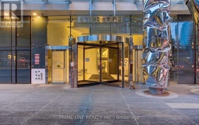 Photo - 1 Bloor St E Unit 1704