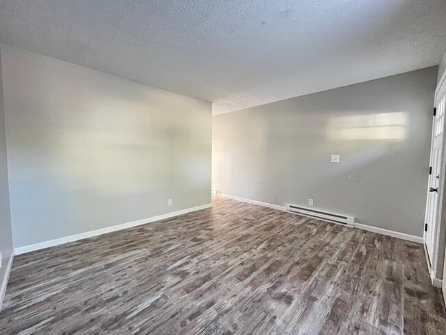 200 Forest Ln