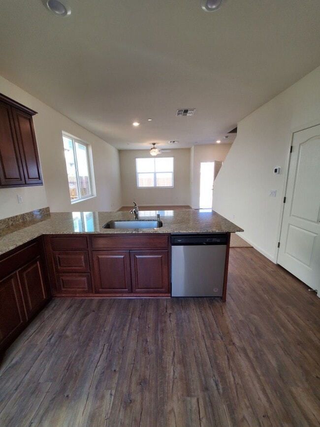 Photo - 3br, 2.5ba  - Solar Equipped - Single family home - Energy efficient - Linda, CA
