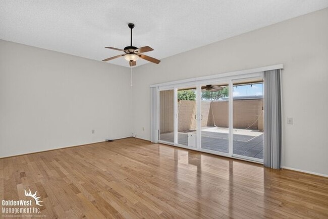 Spacious 2Bdm 2Ba Sun City Home with Vaulted Ceilings, Private Covered Patio & Garage! 55+ Community
