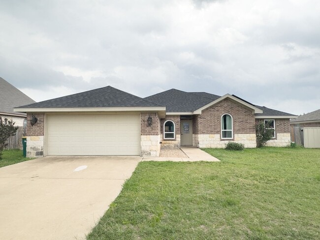 Lovely 3-Bedroom Home with Solar Panels & ... - Lovely 3-Bedroom Home with Solar Panels & ...