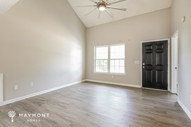 Photo - 206 Glenlea Ln
