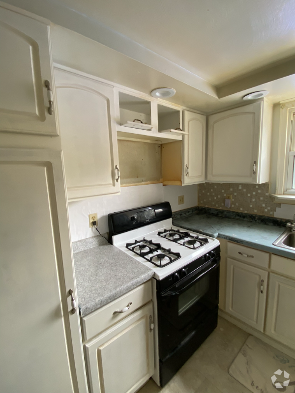 Building Photo - 8111 Bull Creek Rd Rental