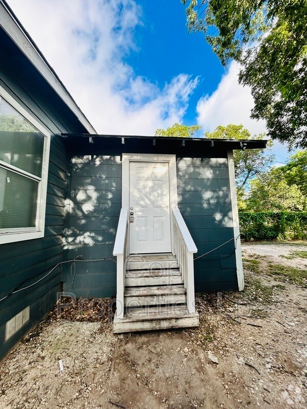 Building Photo - 1211 Hammond Ave Rental
