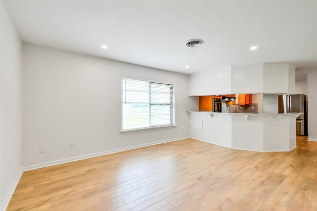 Photo - 3605 Longherridge Dr