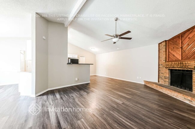 Photo - 1112 Sandalwood Ln