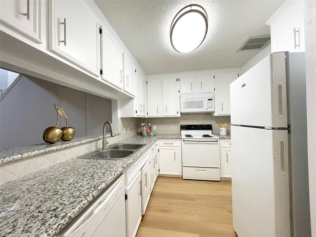 Photo - 13716 Hollowgreen Dr Unit 3704