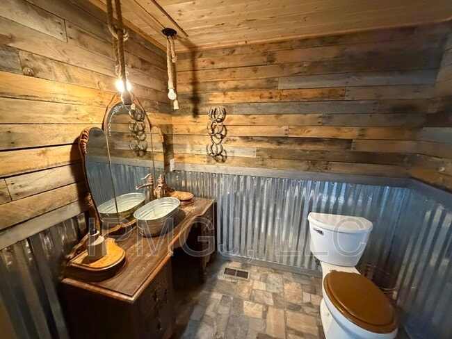 Photo - 201 Plateau Ave