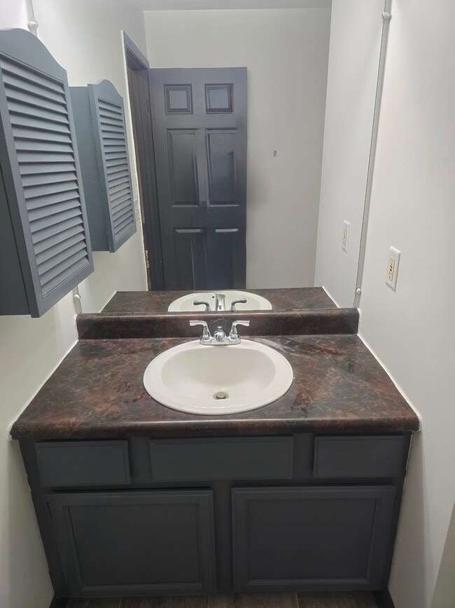 628 Whites Rd Unit 11