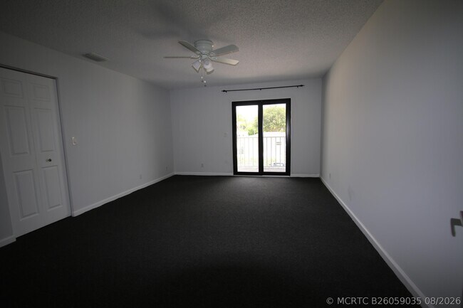 Photo - 324 W Pine St