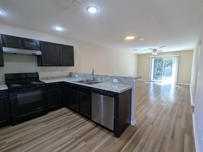 Photo - 115 Plantation Point Dr