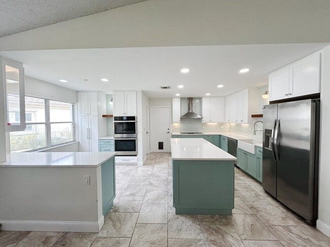 Building Photo - 6376 Breckenridge Cir