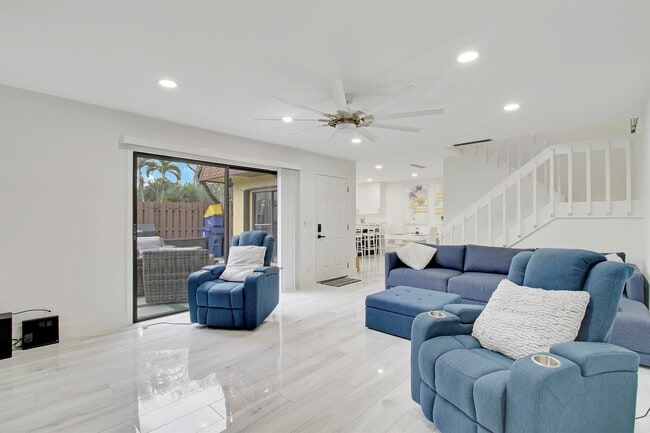 Photo - 110 N Delaware Blvd