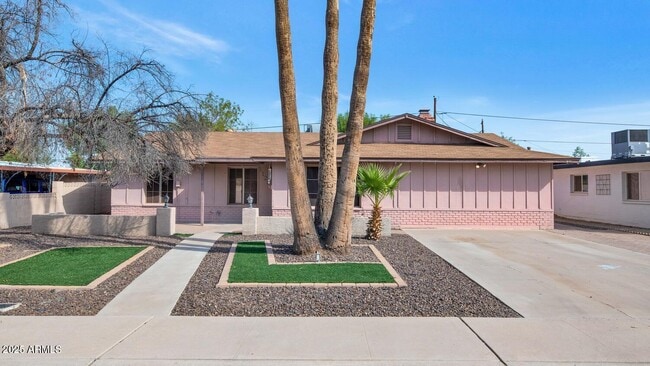 Building Photo - 1128 E Broadmor Dr Rental