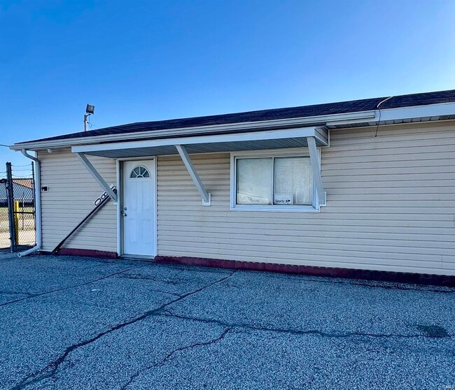 Building Photo - 1050 Rank Pkwy