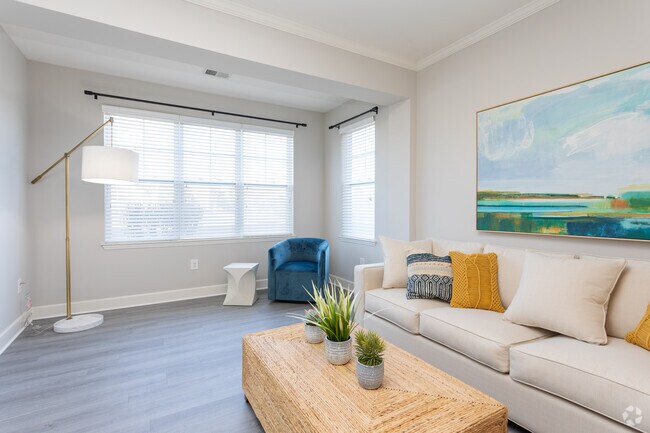 2BR, 2BA - 1305SF Enclave - Sunroom