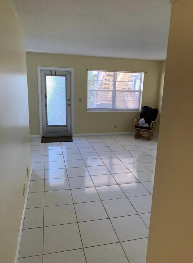 Photo - 74 Sheffield N Condo Unit D