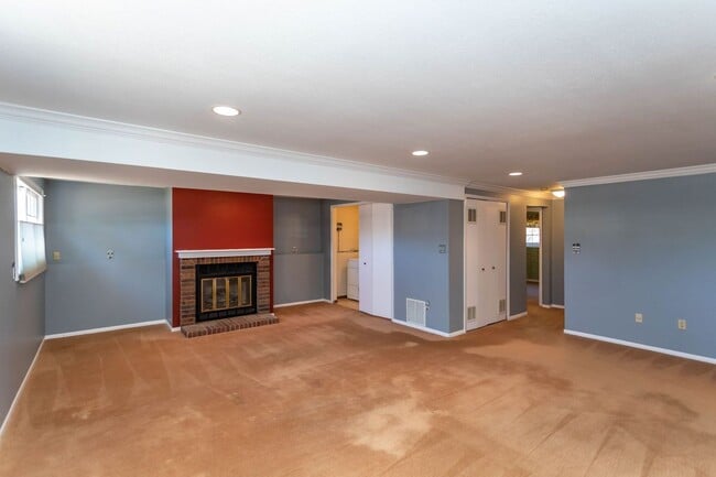 Photo - Lovely Bi-Level Home!