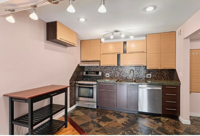 Photo - 5400 Carriageway Dr