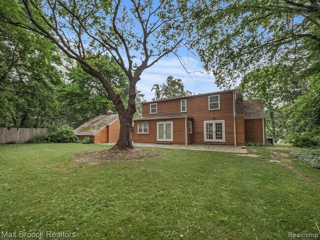 Photo - 27180 Wellington Rd