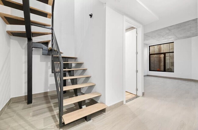 Photo - 101 Macombs Place Unidad 1A