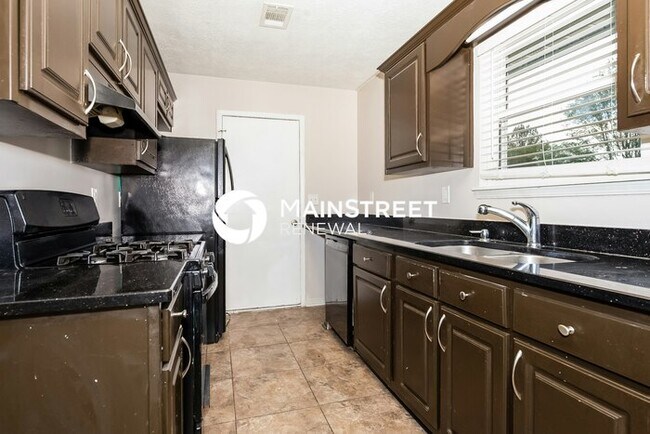 3 Bedroom Pet-Friendly Home in Jonesboro, GA with Main Street Renewal