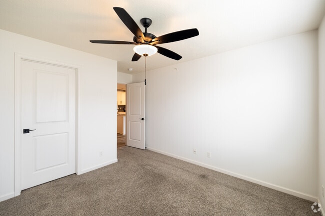 2BD, 2BA - 1,152SF - Bedroom