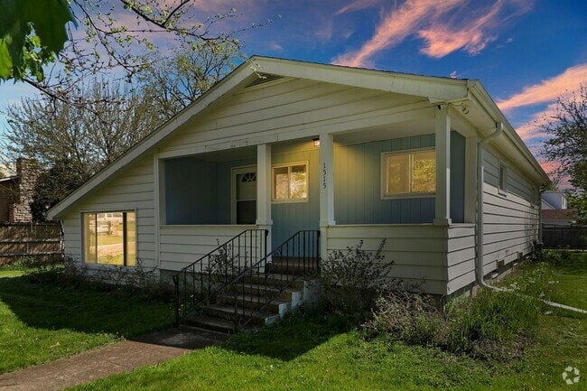 Building Photo - 1515 N Pleasant Dr Rental