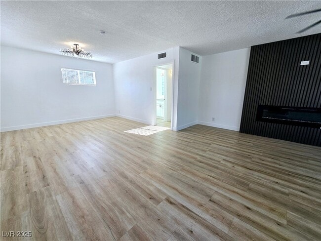 Building Photo - 1336 Darmak Dr