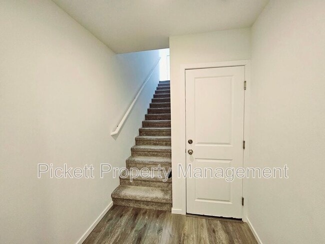 Photo - 946 NW Highgarden Dr