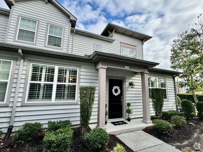 Building Photo - Available 09-05-25! End Unit - Pet Friendl... Rental
