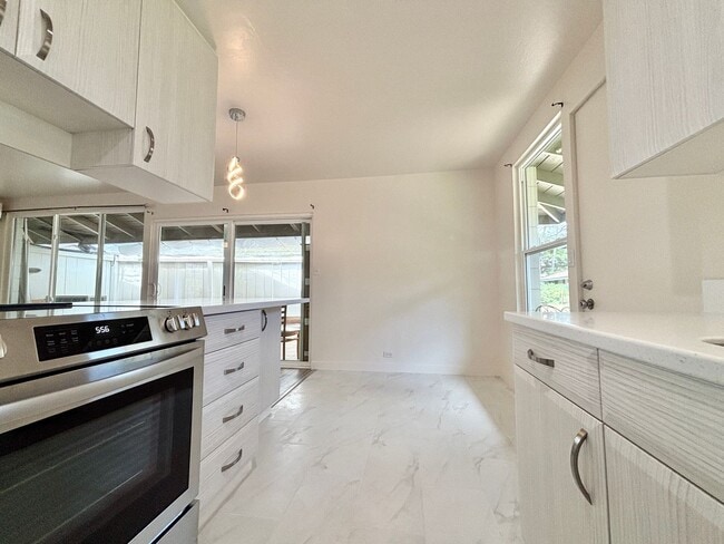 Photo - Newly Renovated 3BR/2BA Townhouse at Waial...