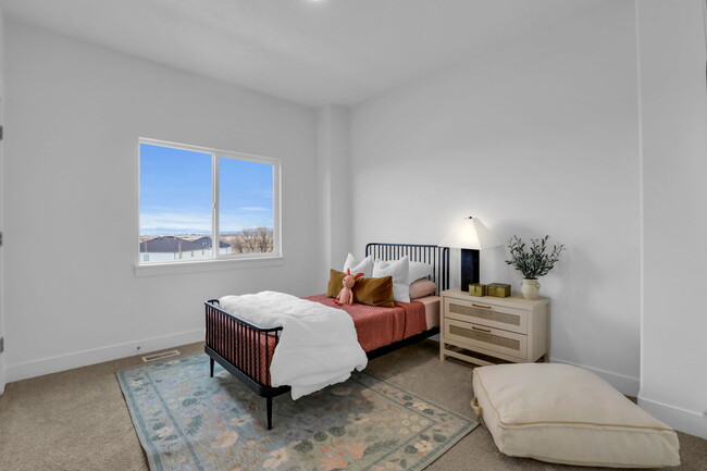 Building Photo - 1563 N 1870 E Rental