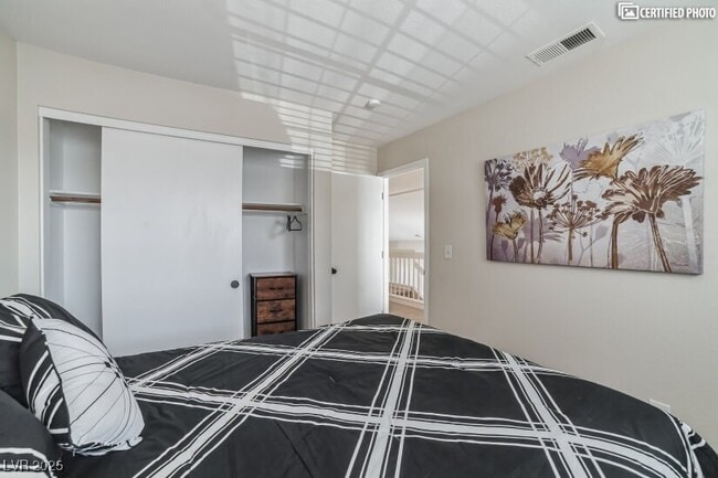 Photo - 884 Carnival Ave