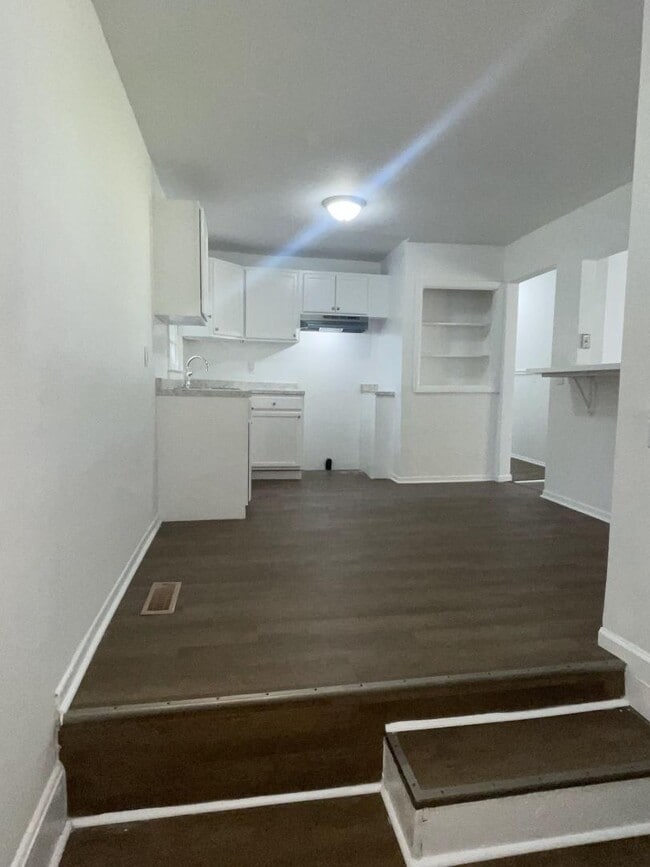 Photo - 1040 Shalimar Dr