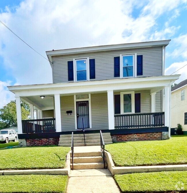 Building Photo - 307 Elm St Rental