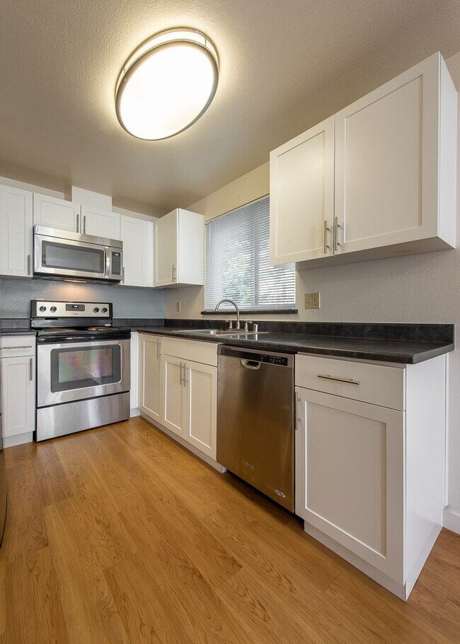 Photo - Martine Apartments
