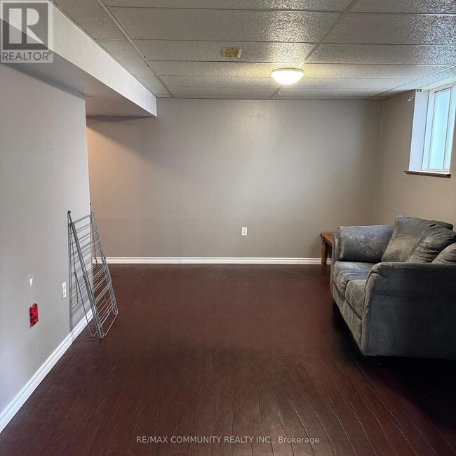 Photo - 108 Ontario St