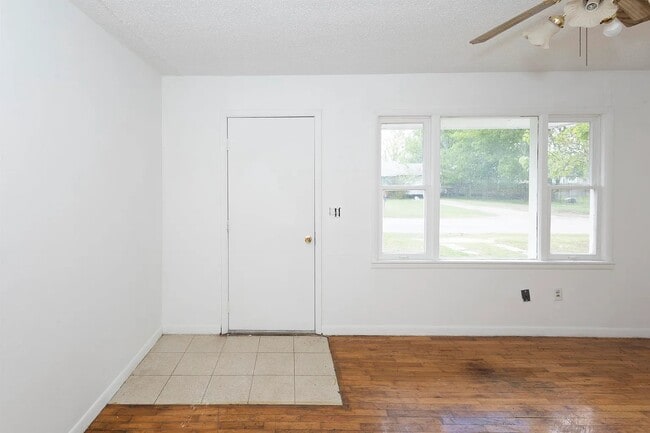 Photo - 109 W Hickory Ave