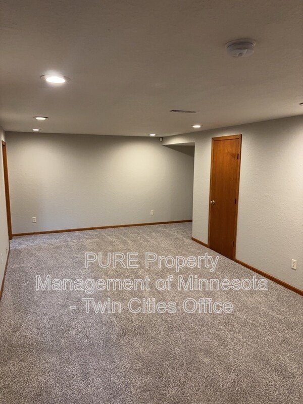 Photo - 5637 Girard Ave N