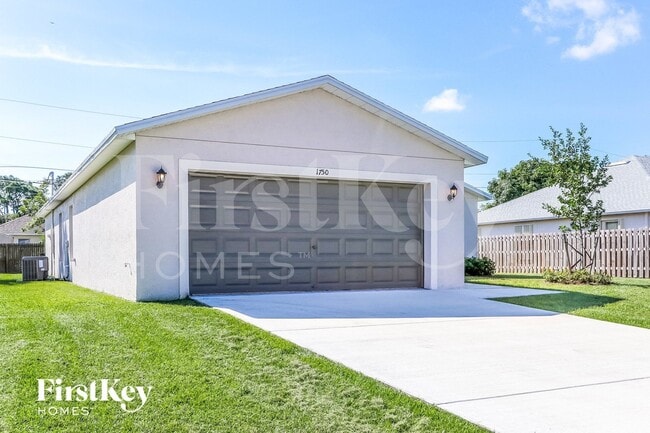 Photo - 1750 SW Apache Ave