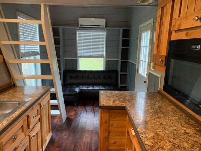 Photo - 182 Woodard Rd