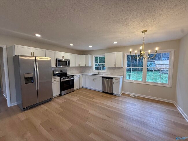 Photo - 1002 Parcus Rd SE