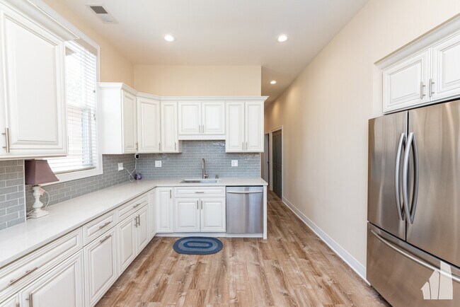 Photo - 1446 W Lexington St Unit 2