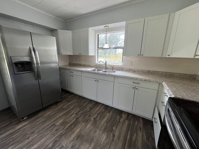 Photo - Spacious 4-Bedroom Brick Home on 1 Acre – ...