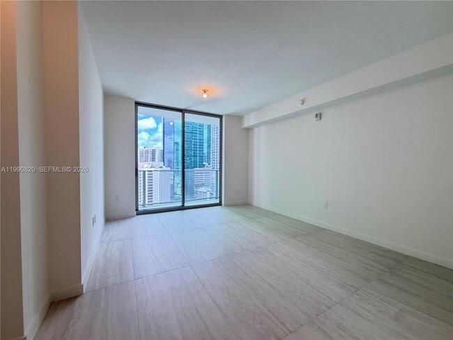 Photo - 77 SE 5th St Unidad 2604