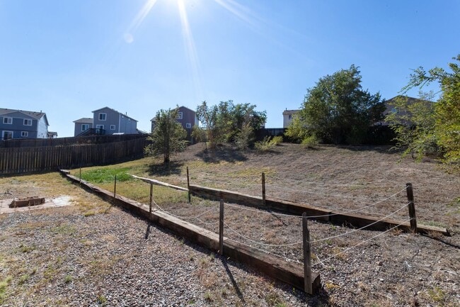 Building Photo - BEAUTIFUL RANCH-STYLE 3BD HOME in FOUNTAIN - Security Deposit Waiver Available