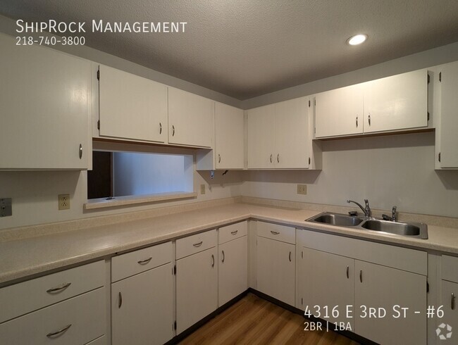 Building Photo - 4316 E 3rd St Unit #6 Rental